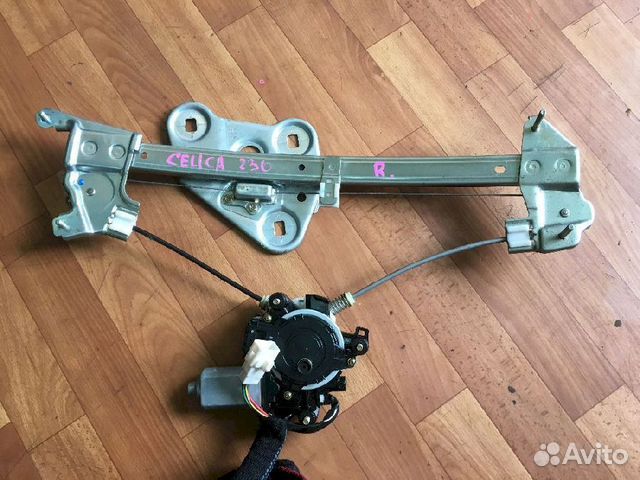 Стеклоподъемник правый Toyota Celica T230