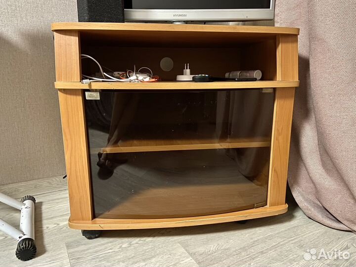 Тумбочка под телевизор