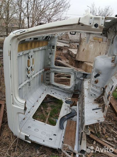 Исузу Форвард кабина в разборе