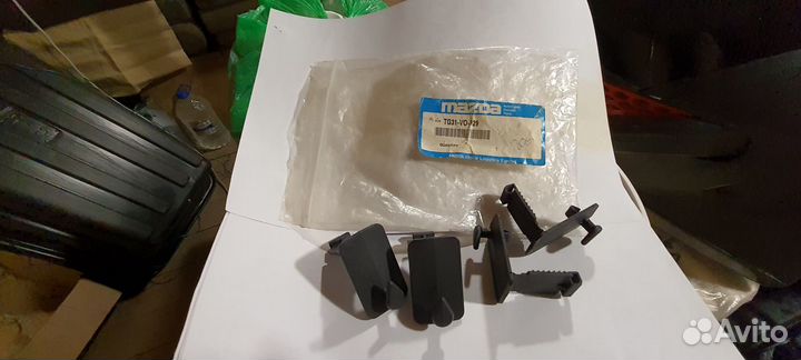 Крепеж для ковриков оригинал для mazda cx 9
