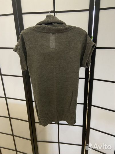 Жилетка шерстяная