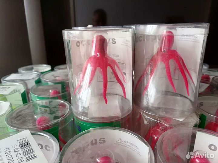 Осьминог, морские коньки и растения. Искусственные