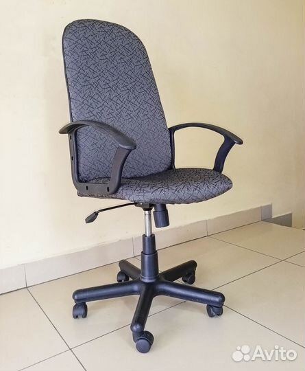 Компьютерное кресло 