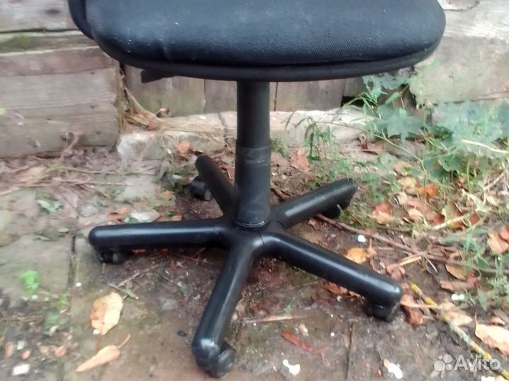 Офисное кресло