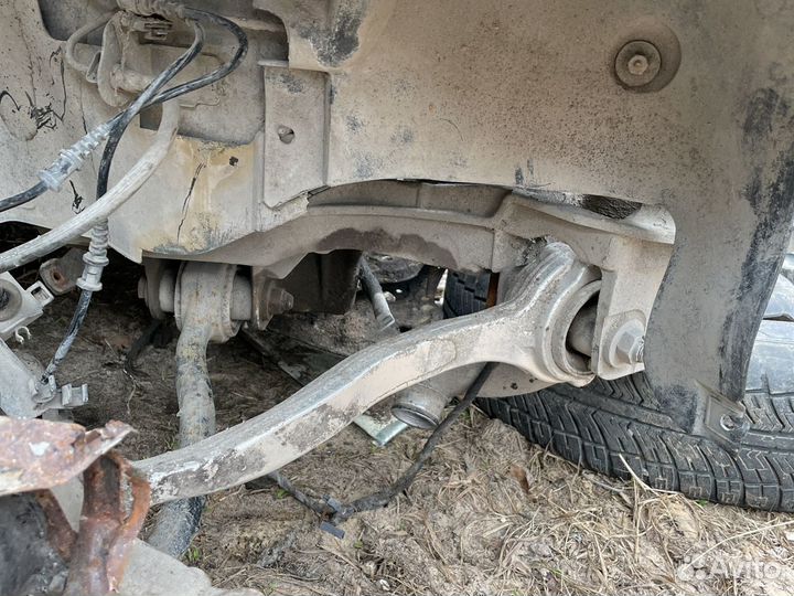 Передний подрамник на w203