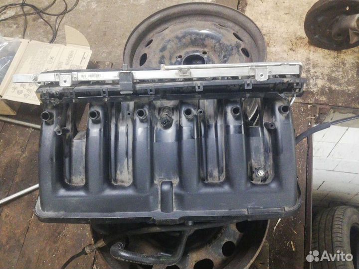 Впускной коллектор E39