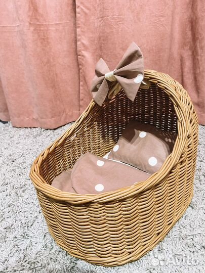 Коляска плетеная