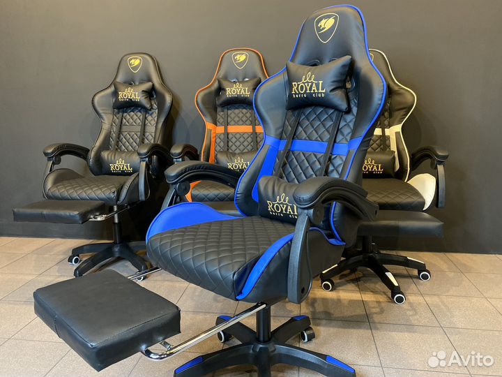 Геймерское кресло с вибромассажем и подножкой