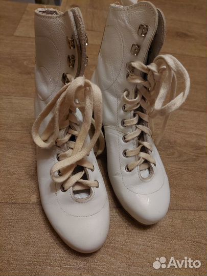 Новые коньки ретро