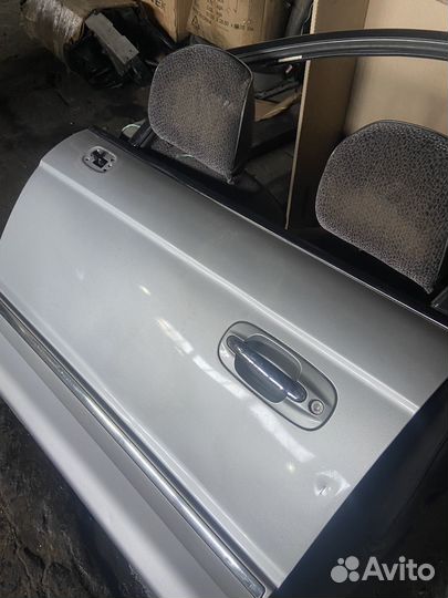 Дверь передняя левая Hyundai Trajet