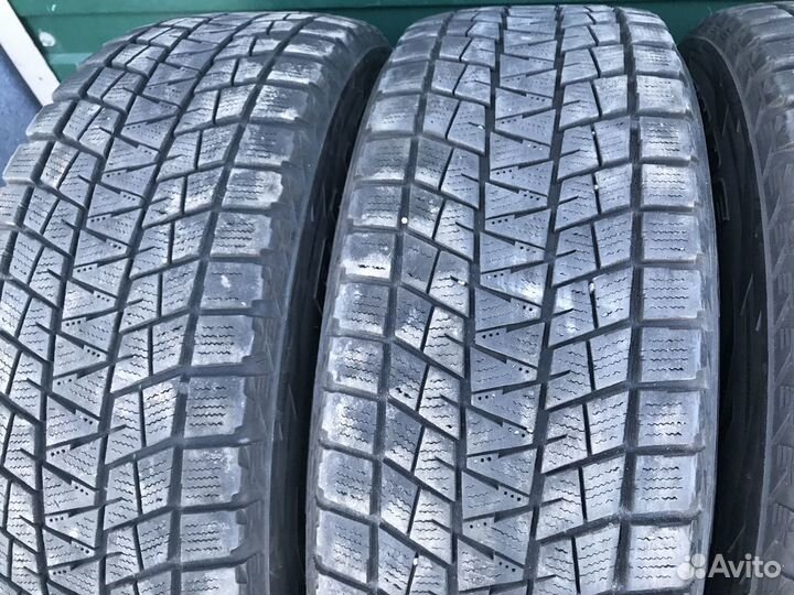 Bridgestone Blizzak DM-V2 215/65 R16
