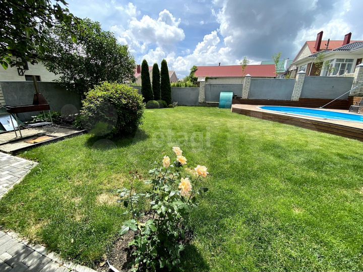 Дом 195 м² на участке 11 сот.