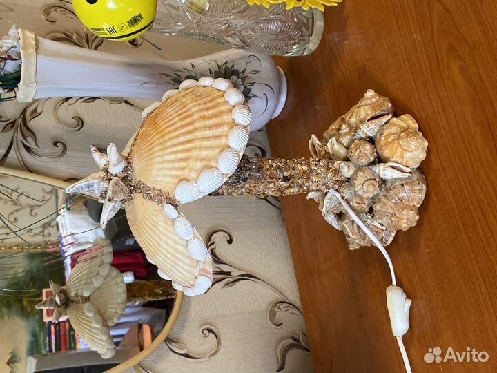 Свитильник настольный из морских ракушек