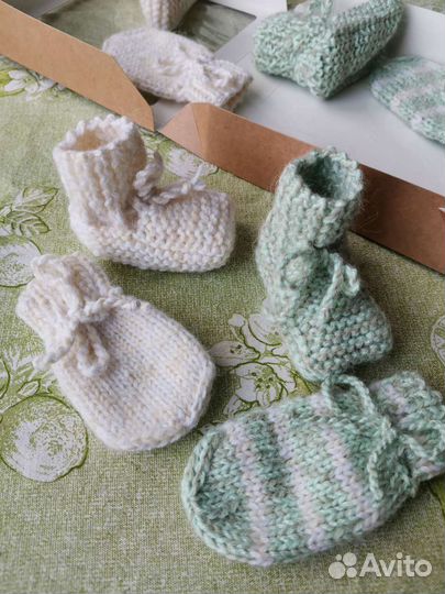 Пинетки и рукавички вязаные (ручная работа)