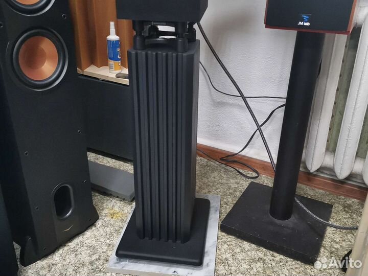 Стойки для полочной акустики b&w isoacoustic