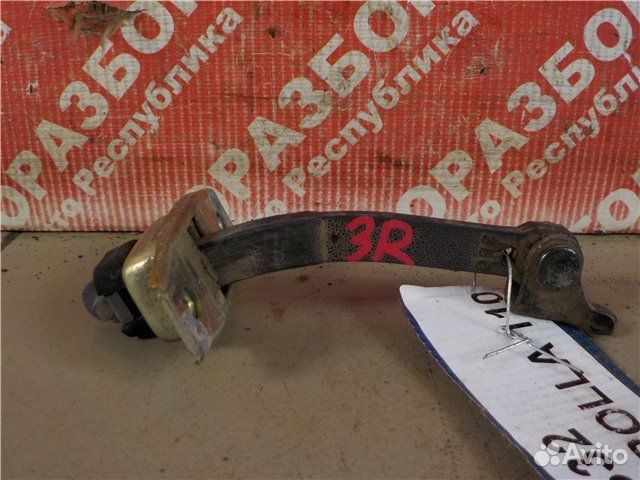 Ограничитель хода двери задний правый Toyota