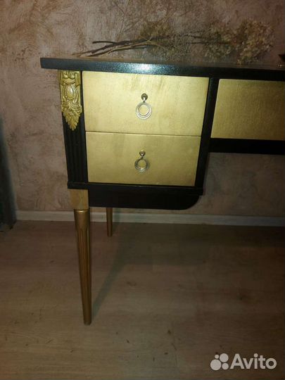 Туалетный столик