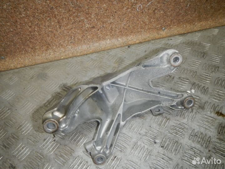 Кронштейн двигателя правый, Audi -A6 (C7) (11-18)