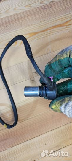 Датчик положения распредвала volvo