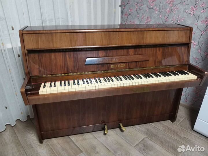Пианино Petrof