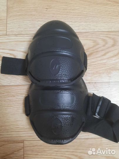 Наколенники