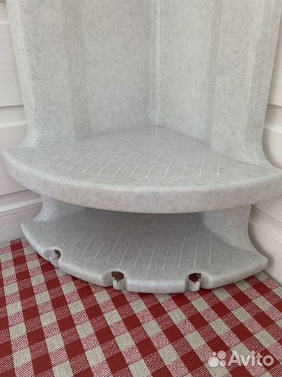 Полочка для ванной угловая