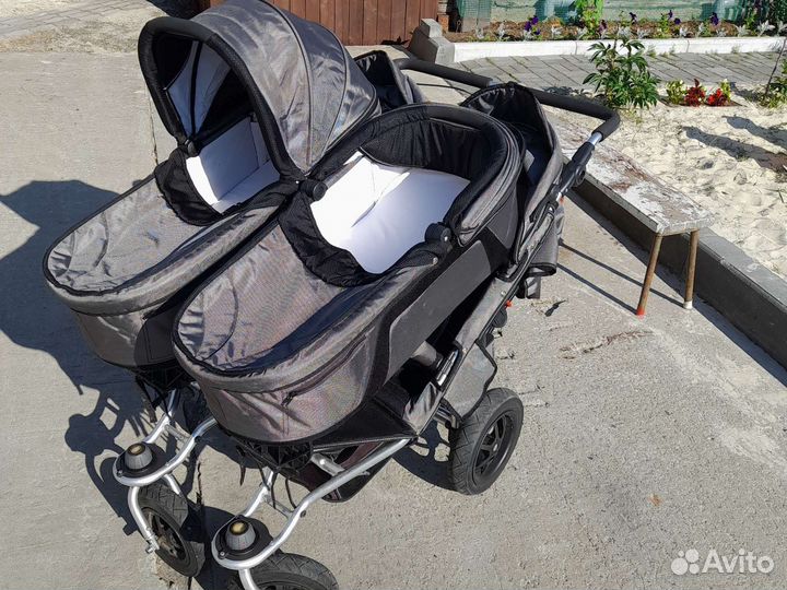 Коляска для двойни