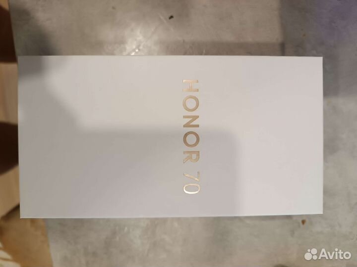 Телефон honor70