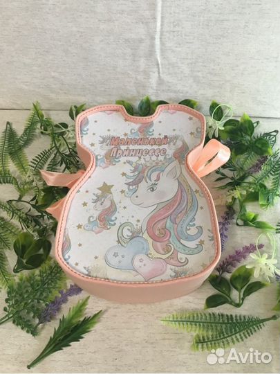 Подарочная коробка