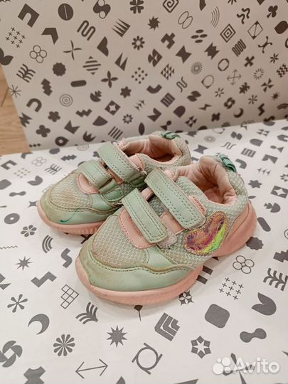 Кроссовки детские 22 размер