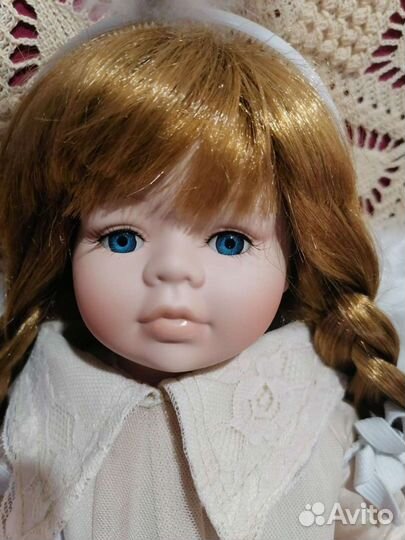 Кукла фарфоровая коллекционная