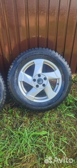 Bfgoodrich g-force stud 215 65 r16