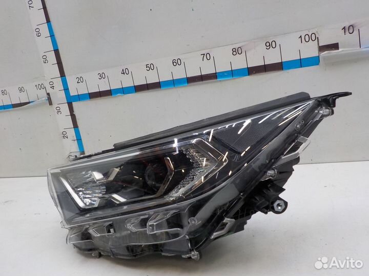 Фара левая Toyota RAV4