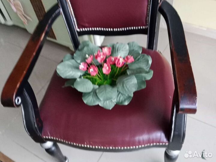 Фиалка из изолона