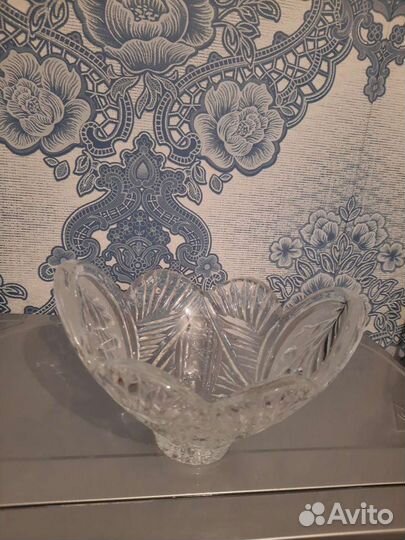Большая хрустальная ваза