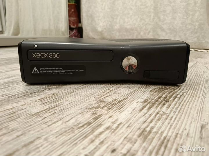 Xbox 360S 500Gb FreeBoot 80 Игр Геймпад