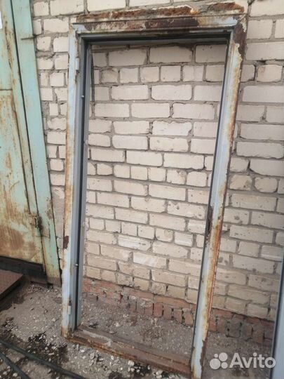 Дверь входная металлическая бу