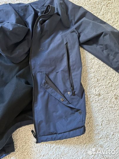 Куртка ветровка