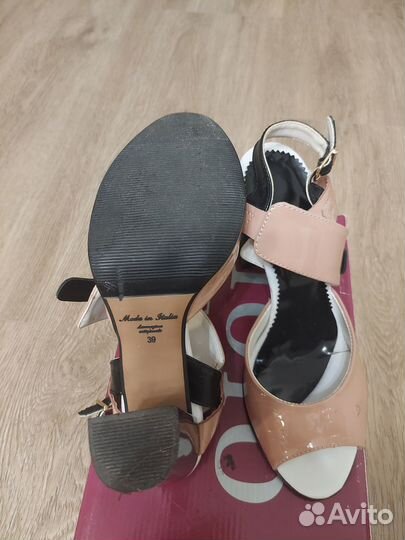 Босоножки женские 39 размер