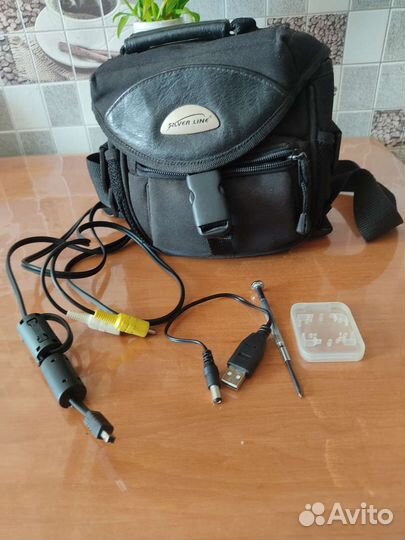 Компактный фотоаппарат Konica Minolta dimage z1