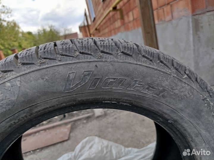 Viatti Brina Nordico V-522 215/55 R16 93T