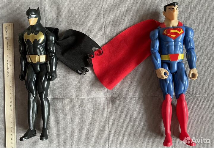 Фигурки Бэтмен и Супермен