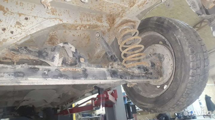 Пружины задние nissan presage u30