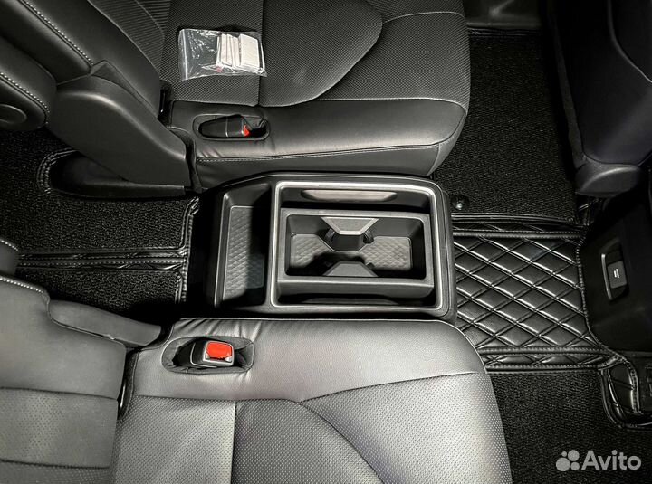 Автоковрики на Toyota Grand Highlander