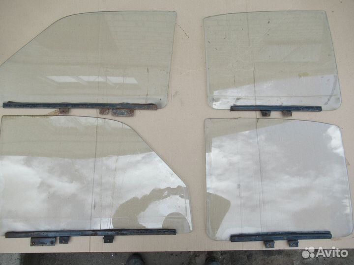 Стекла дверей газ Волга 2410, 3110, УАЗ