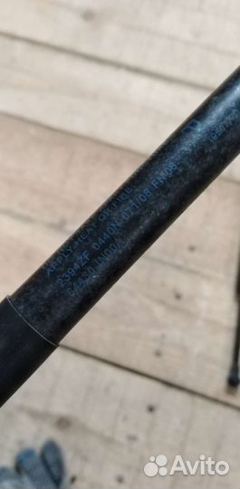 Ниссан тиана 32 амортизатор багажника