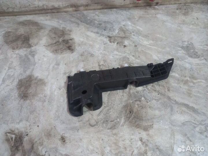 Крепление бампера переднее правое Kia Rio 4 2022