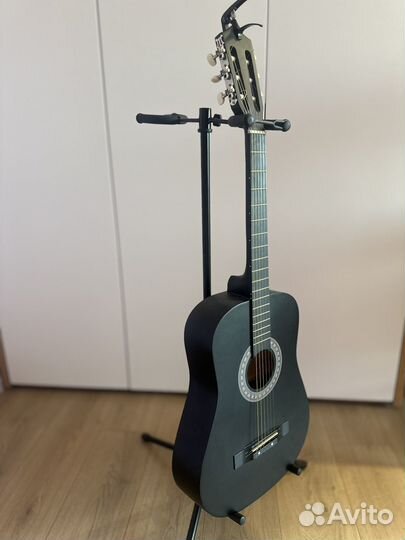 Новая акустическая гитара