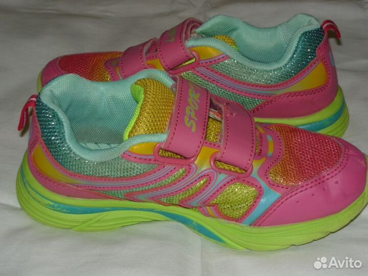 Кроссовки для девочки