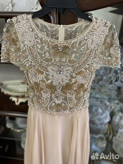 Платье вечернее